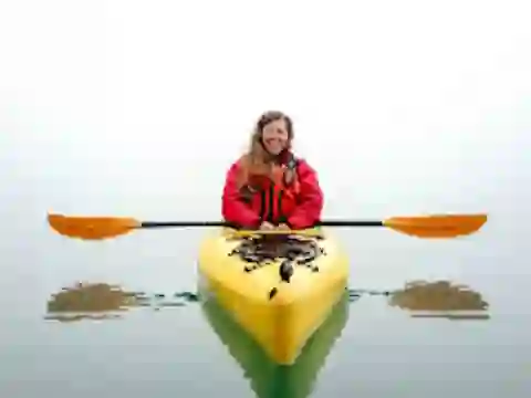 Kayak Kayaking Lake Jigsaw — free online game