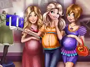 Princesses Pregnant Selfie — free online game