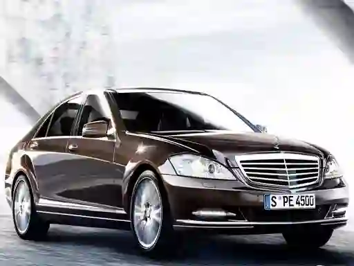 Játék Luxury Sedan Suzzle online