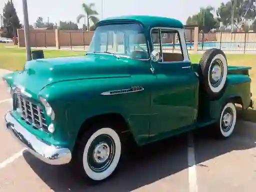Classic Trucks Puzzle — free online game