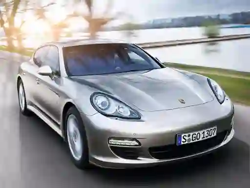 Porsche Panamera Puzzle — free online game