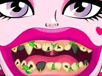 Draculaura Bad Teeth — free online game