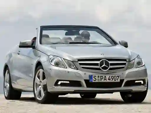 Logħba Benz E-Class Cabriolet Slide onlajn