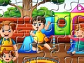 Playing Kids Jigsaw 