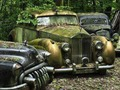 Car Cemetery Escape 